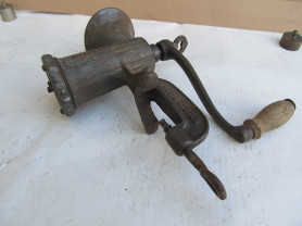 Gábor György: A mi kis keresztény-nemzeti darálónk