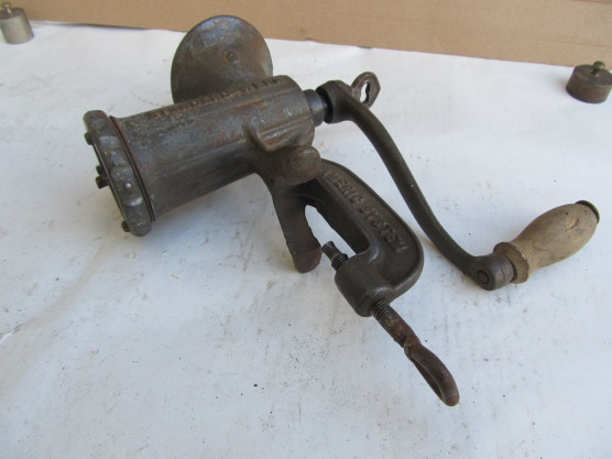 Gábor György: A mi kis keresztény-nemzeti darálónk