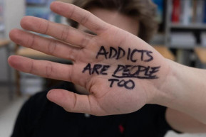 Függőségről másképp