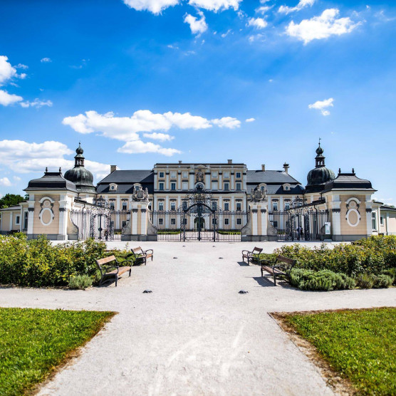 Rendőrökkel vezettették el a momentumosokat Borsodban