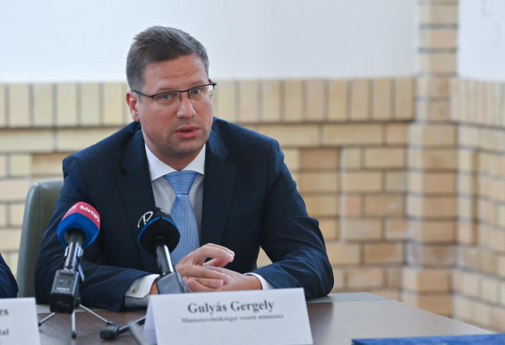 Gulyás Gergely nem tart attól, hogy Szőlő utcai ügy a kormánypártoknak politikailag káros lenne