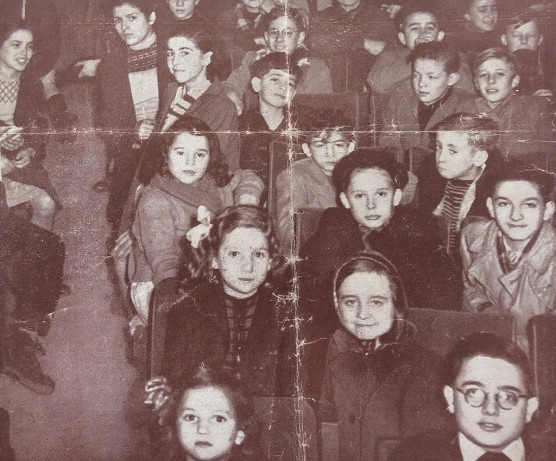 Olvasás a jelenetek között