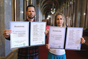 Orbánék is megkapták a bizonyítványukat: elégtelen