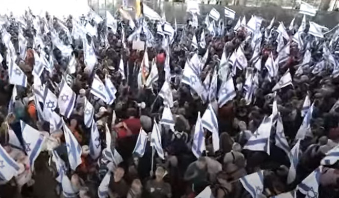 Blokád alatt a reptér és a főbb autópályák Izraelben