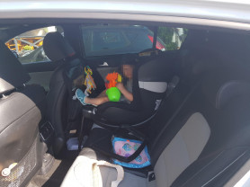 Kánikula: a kocsiban hagyták a kisgyereküket szülők, amíg shoppingolni mentek Révfülöpön