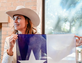 Texasban keres új szövetségeseket Varga Judit, cowboykalapban jelentkezett be Dallasból