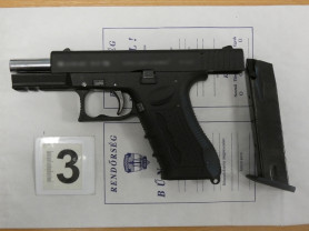 Fényes nappal lövöldözni kezdett egy ember Zalaegerszeg közepén