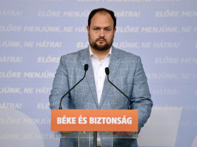 Nacsa: Mindenkinek joga van tudni, mennyire van a külföldiek zsebében a baloldal