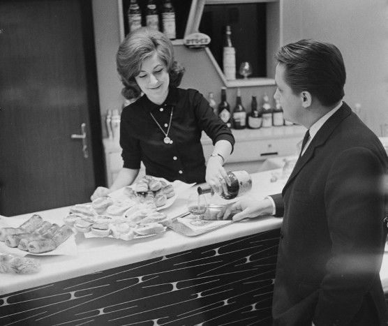 Arató András: Navigare nesze ezt – a lerágott csolnak