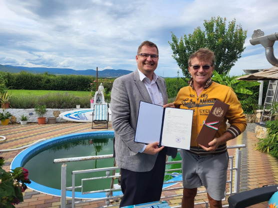 Kis Grófo után Delhusa Gjont is felköszöntötte Orbán Viktor