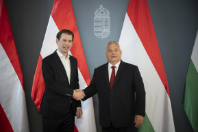 Orbán Úgy fogadta Kurzot, mintha még hivatalban lenne