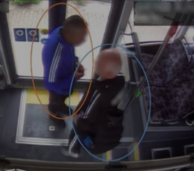 Sótartóval rabolta ki utastársát a debreceni haramia