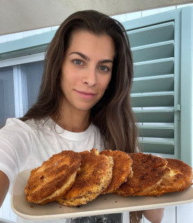 Az év végéig maradnak a kötelező bolti akciók