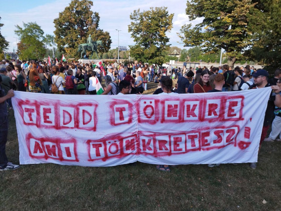 Az oktatásért tüntettek a demokrácia napján