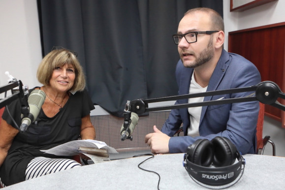 Hóhér akaszt hóhért