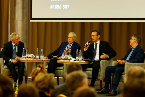 Csillag: Nem cicaharc, szabaduló mutatvány Matolcsy és Varga vitája