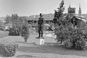 Anno Budapest: Társadalmi munka
