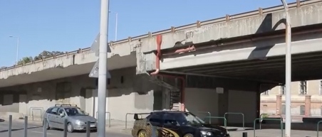 Mégsem kell bontani a népligeti felüljárót