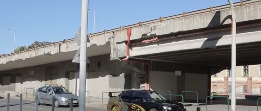 Mégsem kell bontani a népligeti felüljárót