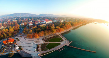 Nekik a Balaton (is) a Riviéra - Kárpáti Iván jegyzete