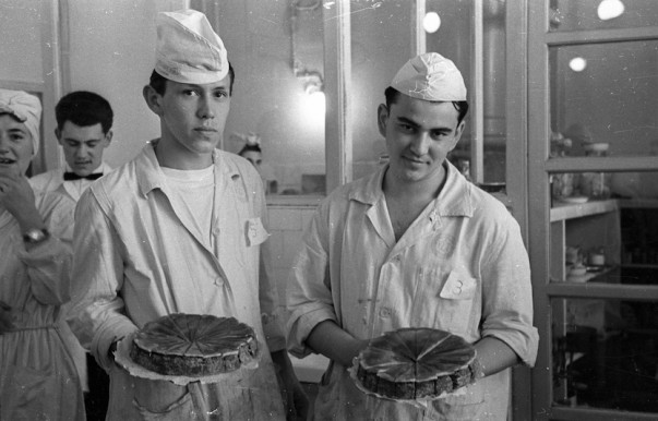 Somfai Péter: Hab a tortán