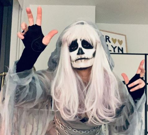 Úgy meglepte a férjét Halloweenkor a nő, hogy az ráhívta a mentőt