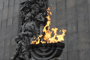 Joanna Wiszniewicz: Félbevágott átlagéletek