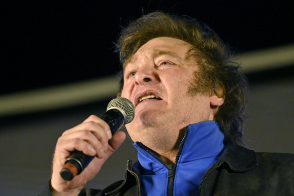 A szélsőjobbos Javier Milei nyerte az argentin elnökválasztást