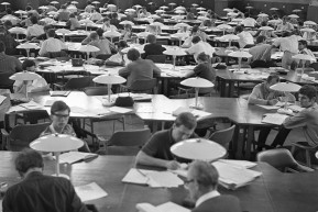 Vörös és Barna – így nyomorították meg a könyvtárakat is a diktatúrák