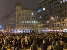 Keresztény tanárok tüntettek Budán