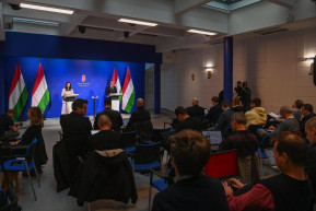 Gulyás: Meghosszabbítják a kamatstopot