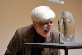 Melankólia, elismerés, várospillanatok, tényfeltárás