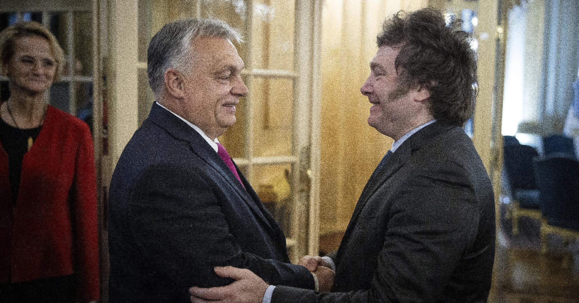Orbán gratulált új argentin barátjának, aki mocskos kommunistának ...