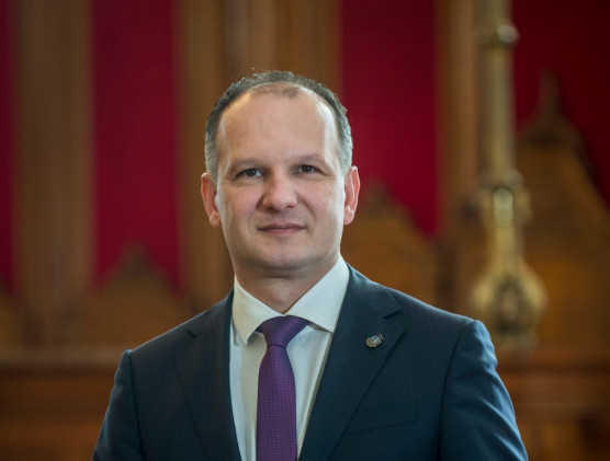 Részegen emberkedett a kocsmában Kiskunfélegyháza polgármestere