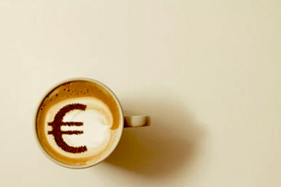 Egyszemélyes kávészünet – Hardy Mihály jegyzete