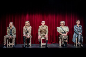 Hitler ABBA-t énekel