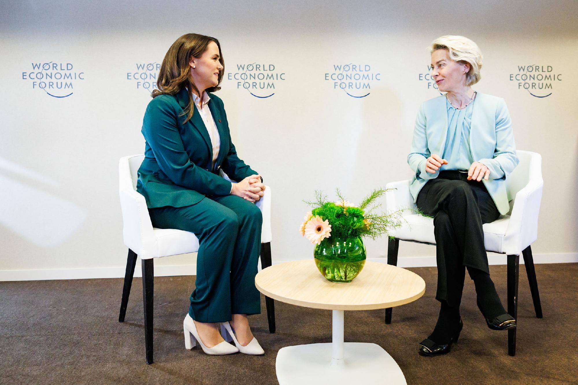Davos - Novák Katalin tárgyalása Ursula von der Leyennel