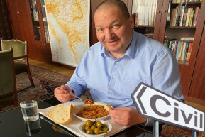 Civiles nyúljás pacal – Dési János jegyzete