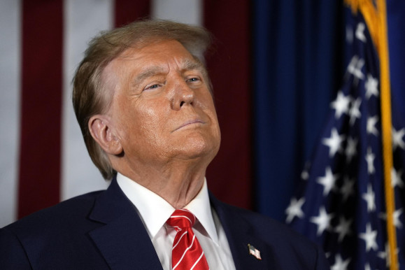 Félmilliárd dollárral csökkent Trump vagyona a vámháborúja miatt