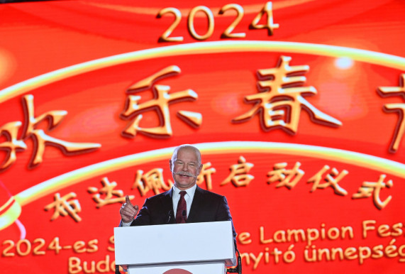 Csák János a Biodómban: Mély rokonszenv él a magyar és a kínai nép között 