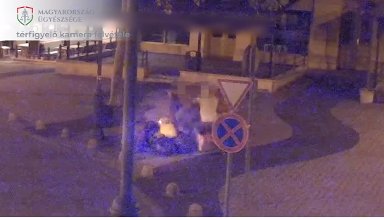 Kaposvár főteréhez hordta le a vacakjait egy házaspár