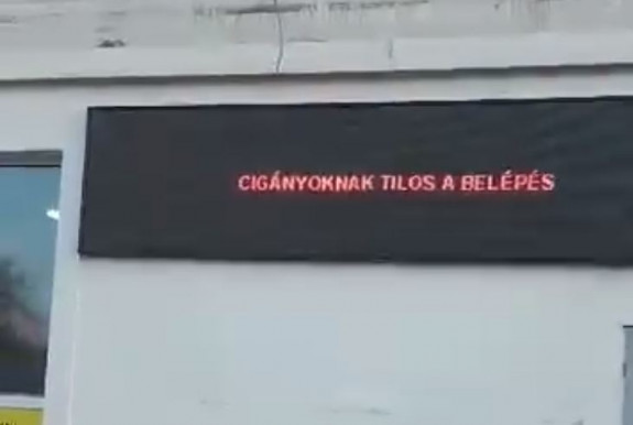 Cigányoknak tilos a belépés – üzente egy italbolt fényújságja Kecskeméten