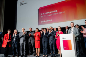 Dél-Korea Marie Antoinette-je és Rosa Luxemburg reinkarnációja