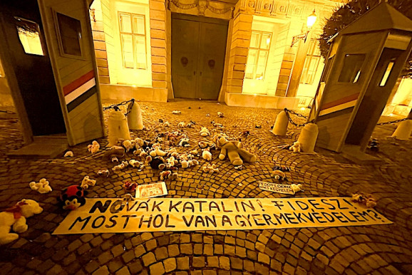 Katar-zis: Bicske meghosszabbítva Doháig  – Hardy Mihály jegyzete