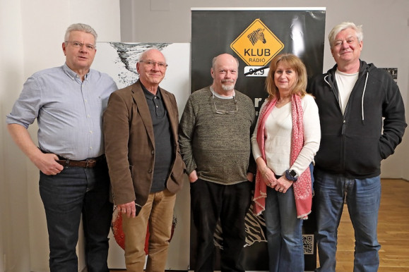 Valakinek holnap le kell mondani hivataláról?