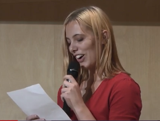 Miklya Anna: Akár tenyérnyi darabokból