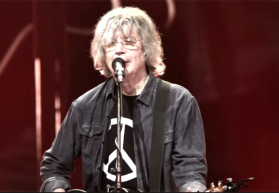 Bródy János dalban mondta el Nováknak és Vargának