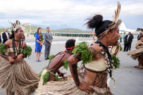Majdnem 4,4 millió forintunkba került, hogy Balog elkísérte Novákot a pápuákhoz 