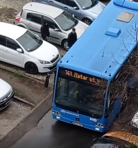 Eltévedt és beszorult egy Arriva-busz a Havannán