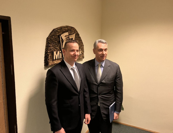 Lázár a mi hazánkosokkal tárgyalt a készpénzügyi alaptörvény-módosításról